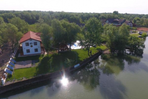 Hotels in Uzlina